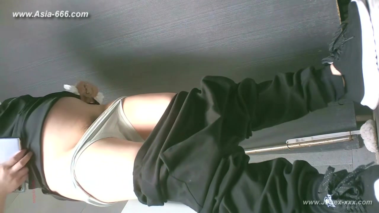 chinese girls go to toilet.288