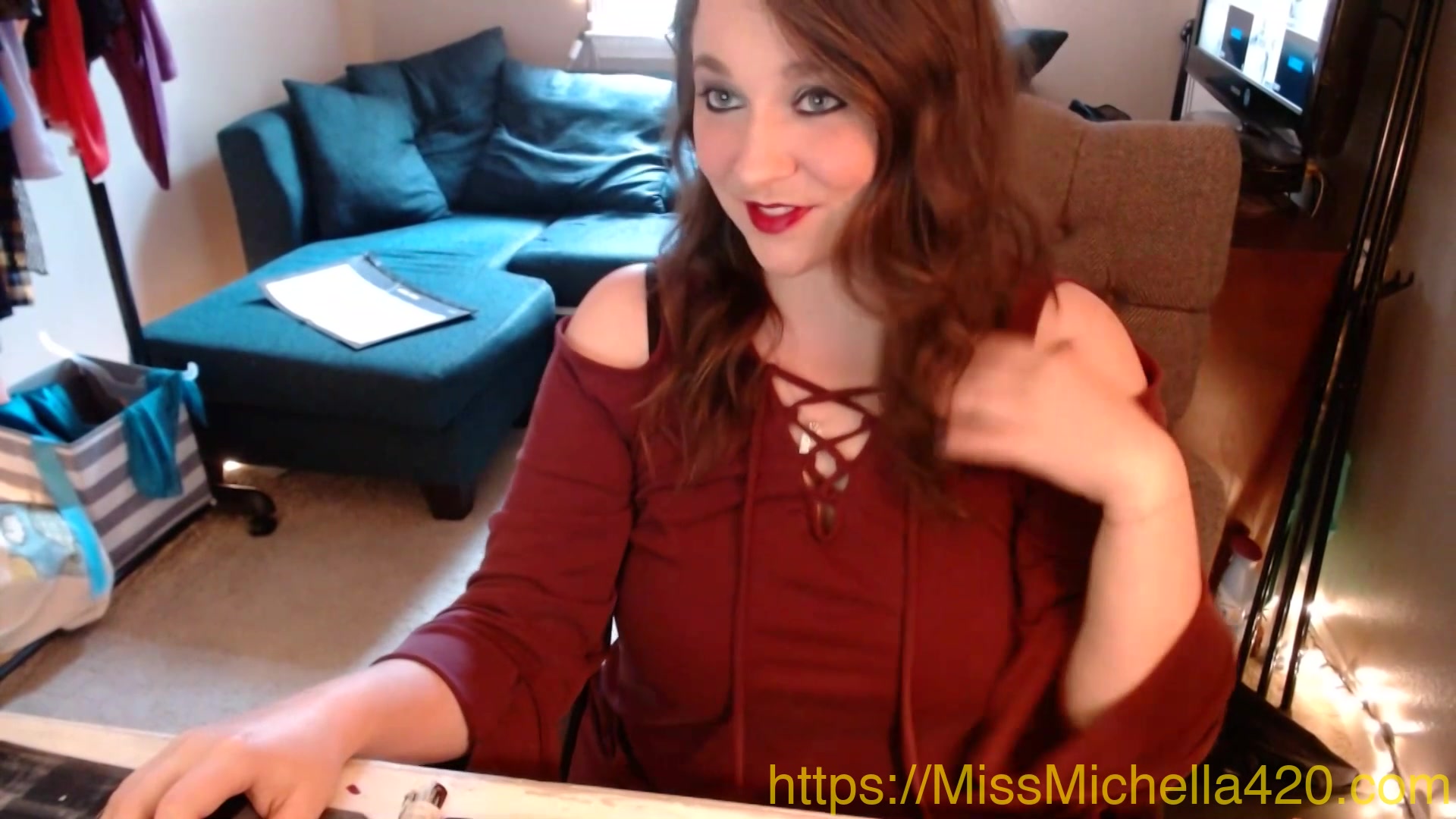 Worshipping Your Mistress Is Always The Best Way To Get Her Attention - Missmichella420