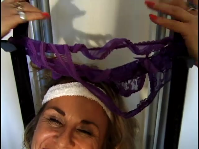 Video from AuntJudys: Liz