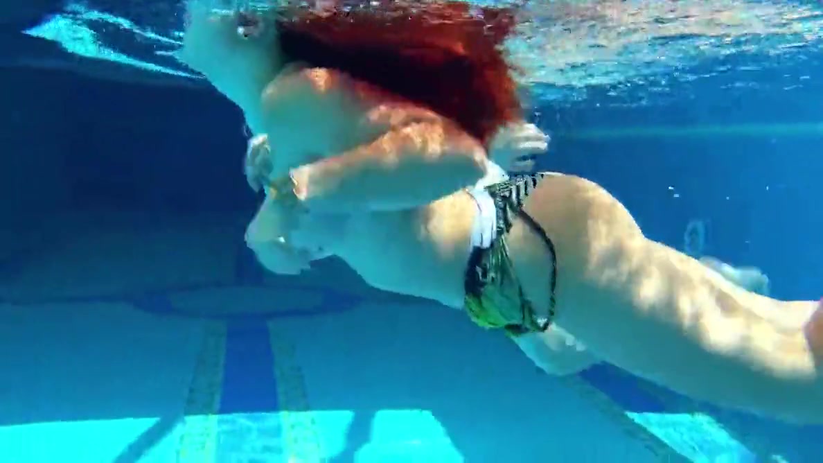 Sexy Babes With Big Tits Swim Underwater In The Pool