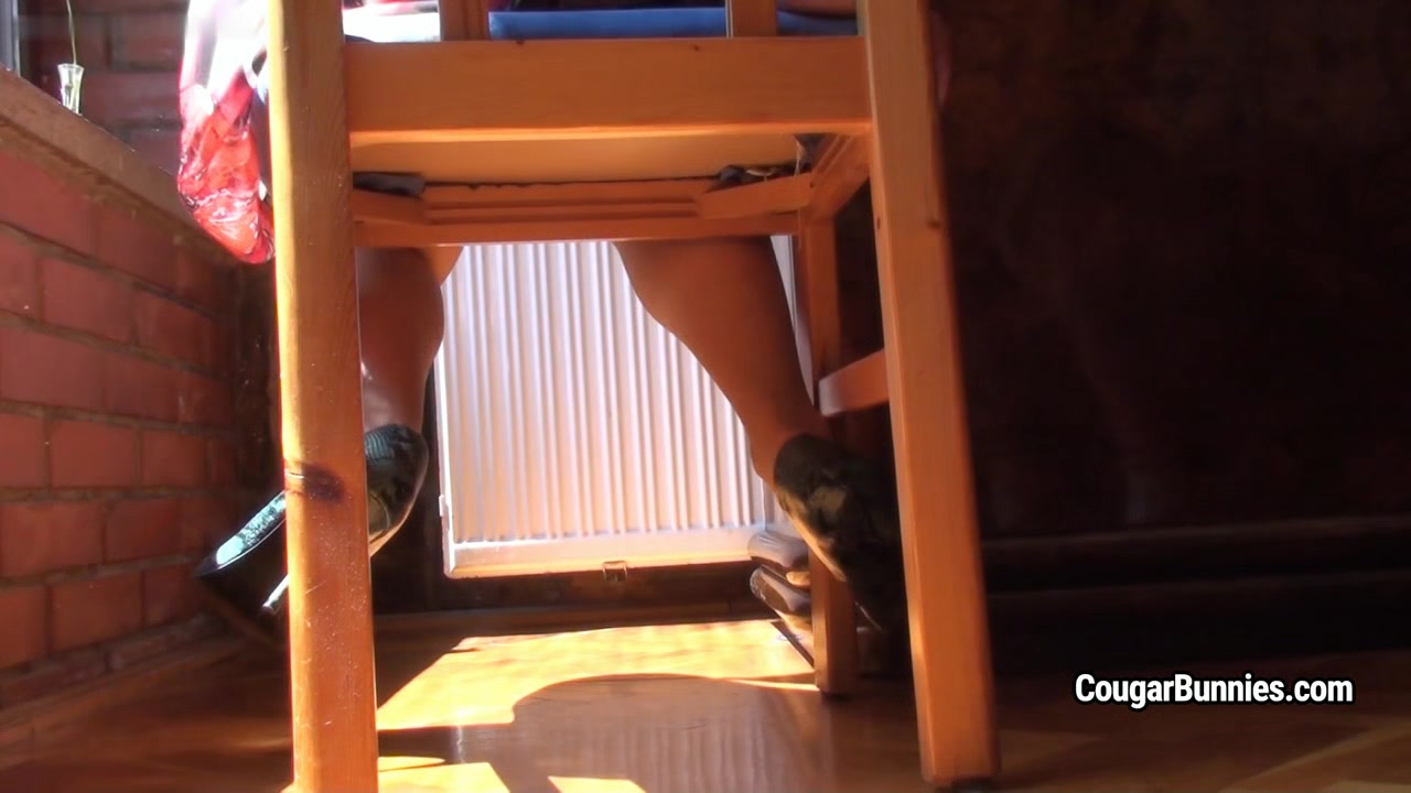 Doris Dawn - Aching Feet- Shoes Fetish