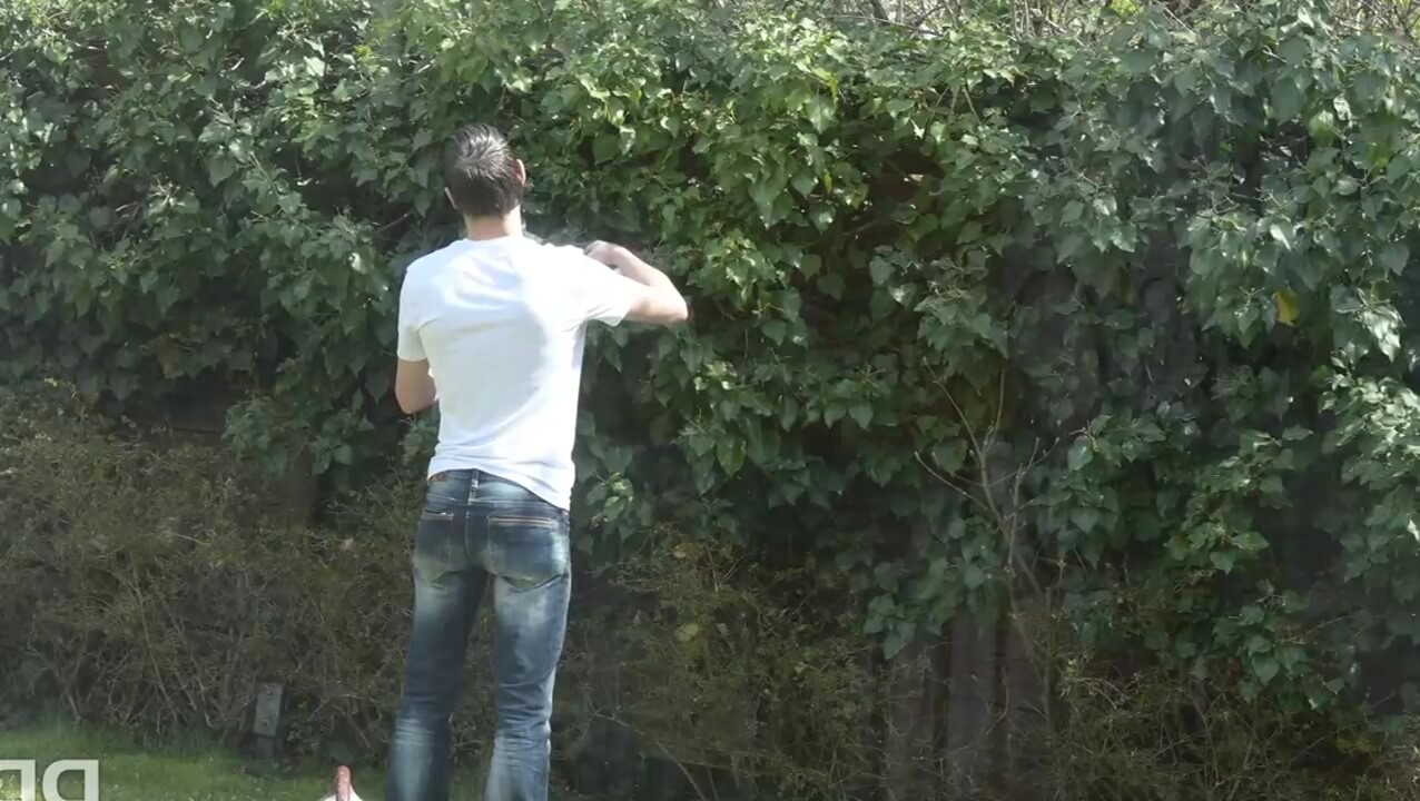 show the gardener how i like to be fucked, honey