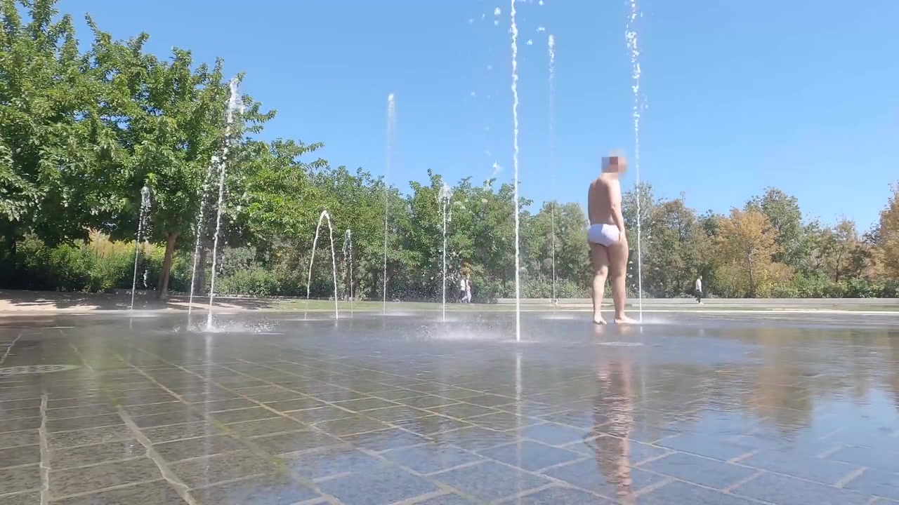 Waterplein Deel 2 Openbaar Nat In Witte Slip