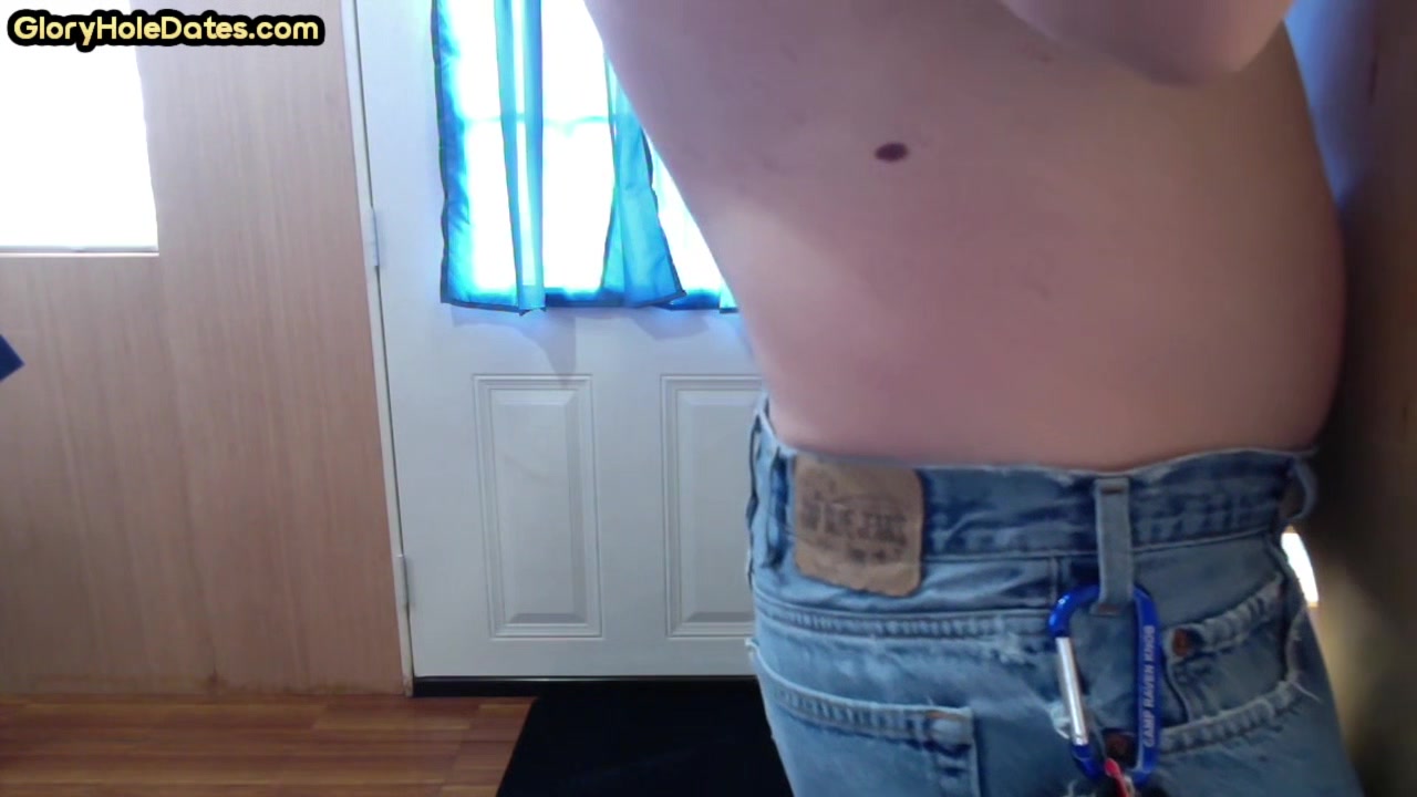 Cumloving gloryhole mature gay sucks rod in home BJ video