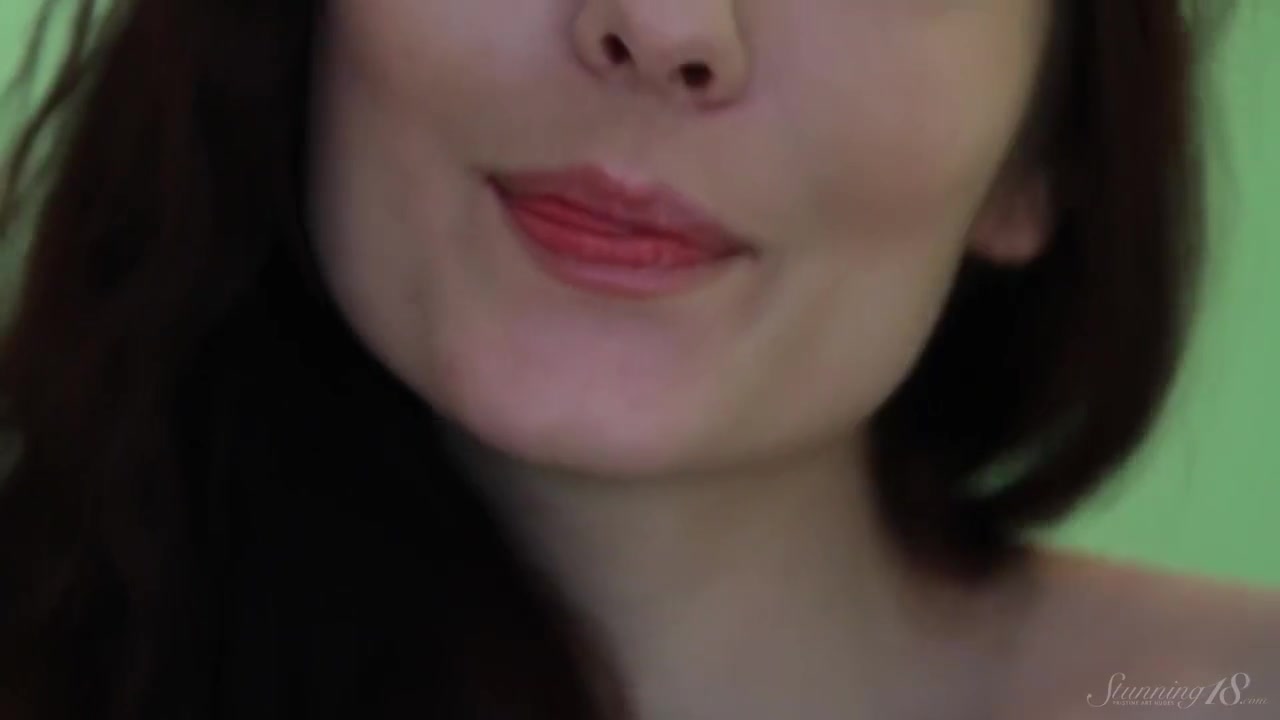 Private Show With Beautiful Long Haired Brunette Tuna!