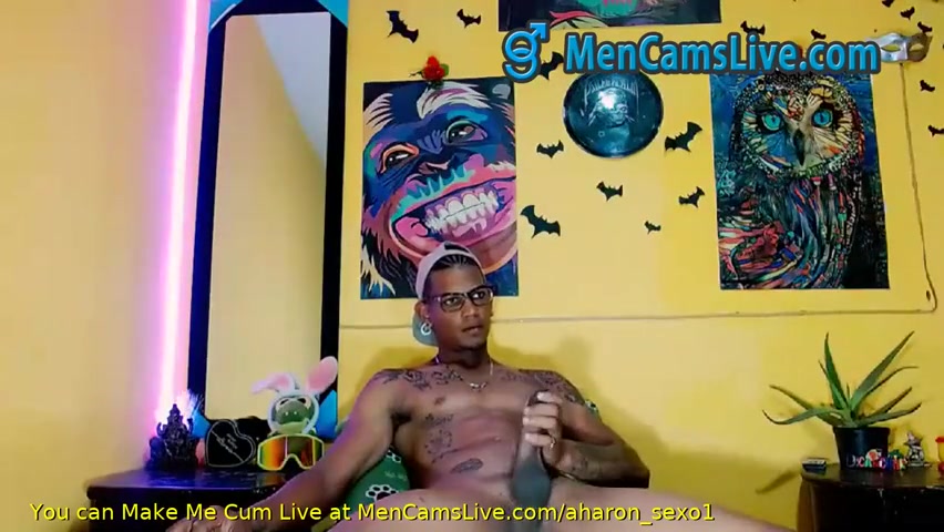 Excited Black Muscle Masturbating 1 Doing A Cam Show