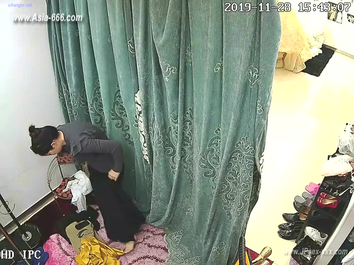 chinese girl changeroom.***