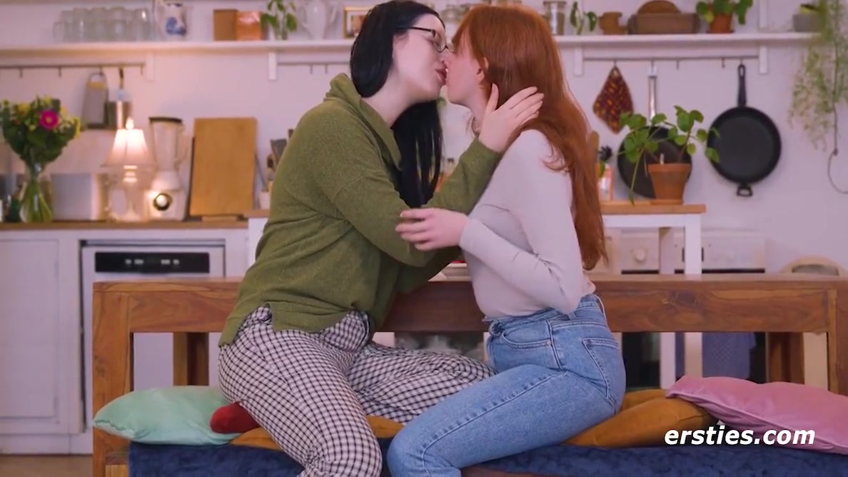First Time With A Woman - Jessie Confides In Melli