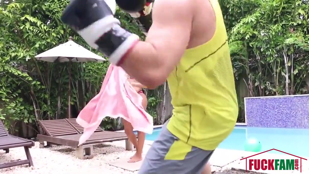 Ally Berry In Knock It Out Like Fight Night