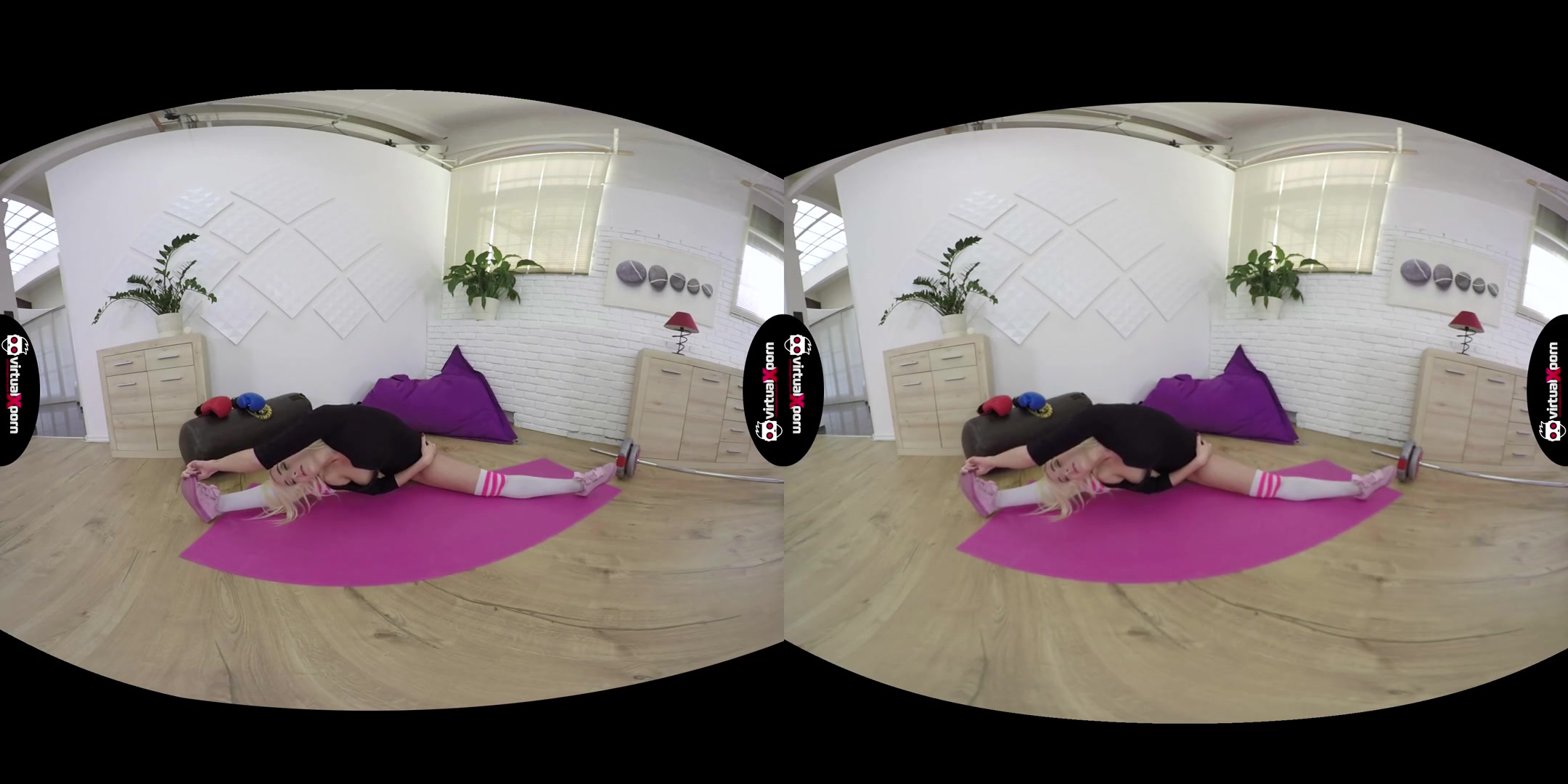Daisy Lee in Flexi Daisy Lee Stretching - VirtualXPorn