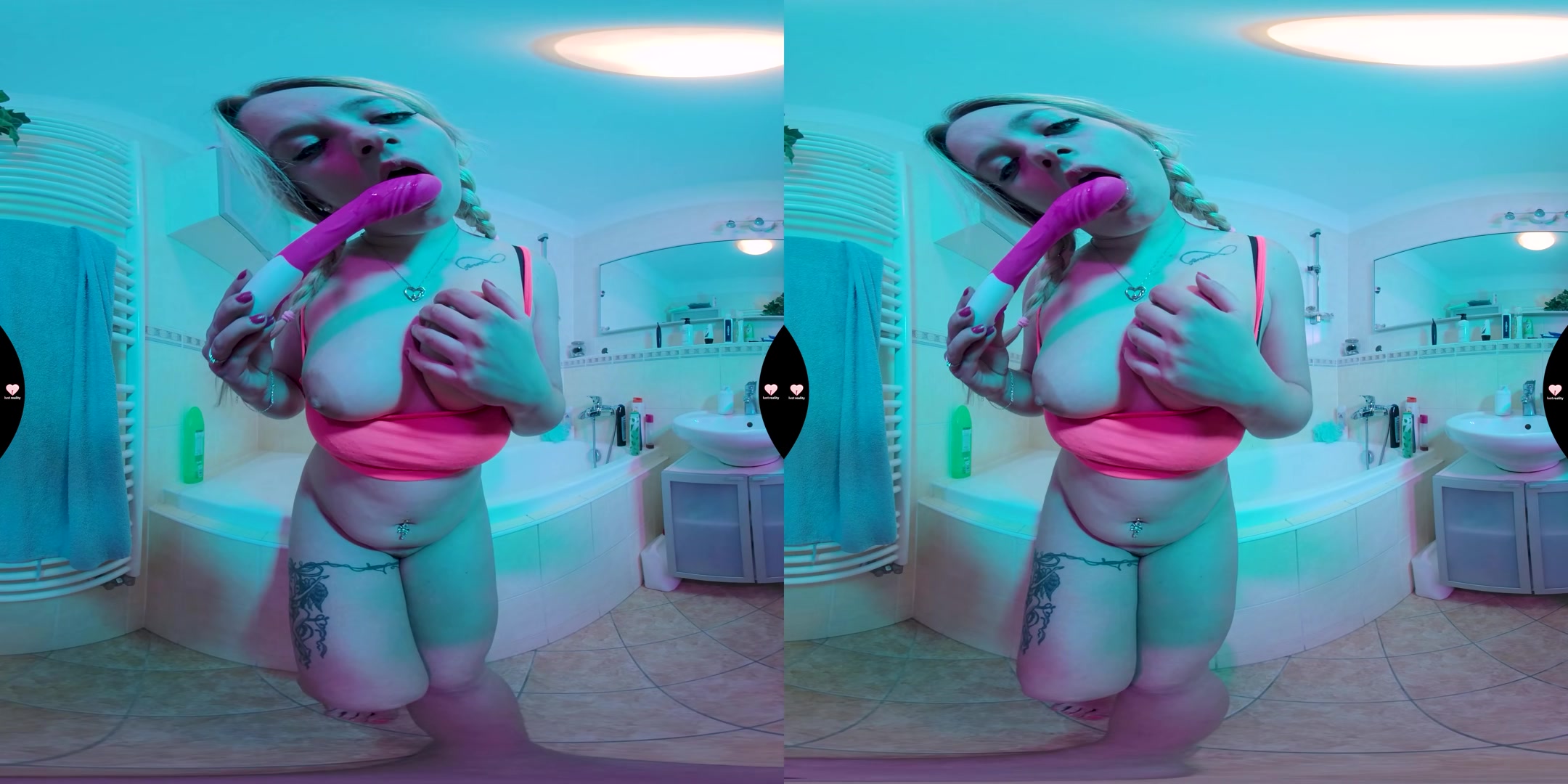Hot teen 18+ Jessica In The Bathroom Plays With Dildo - LustReality