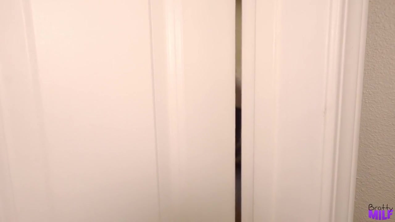 Step mommy Makes The Peepee Pop