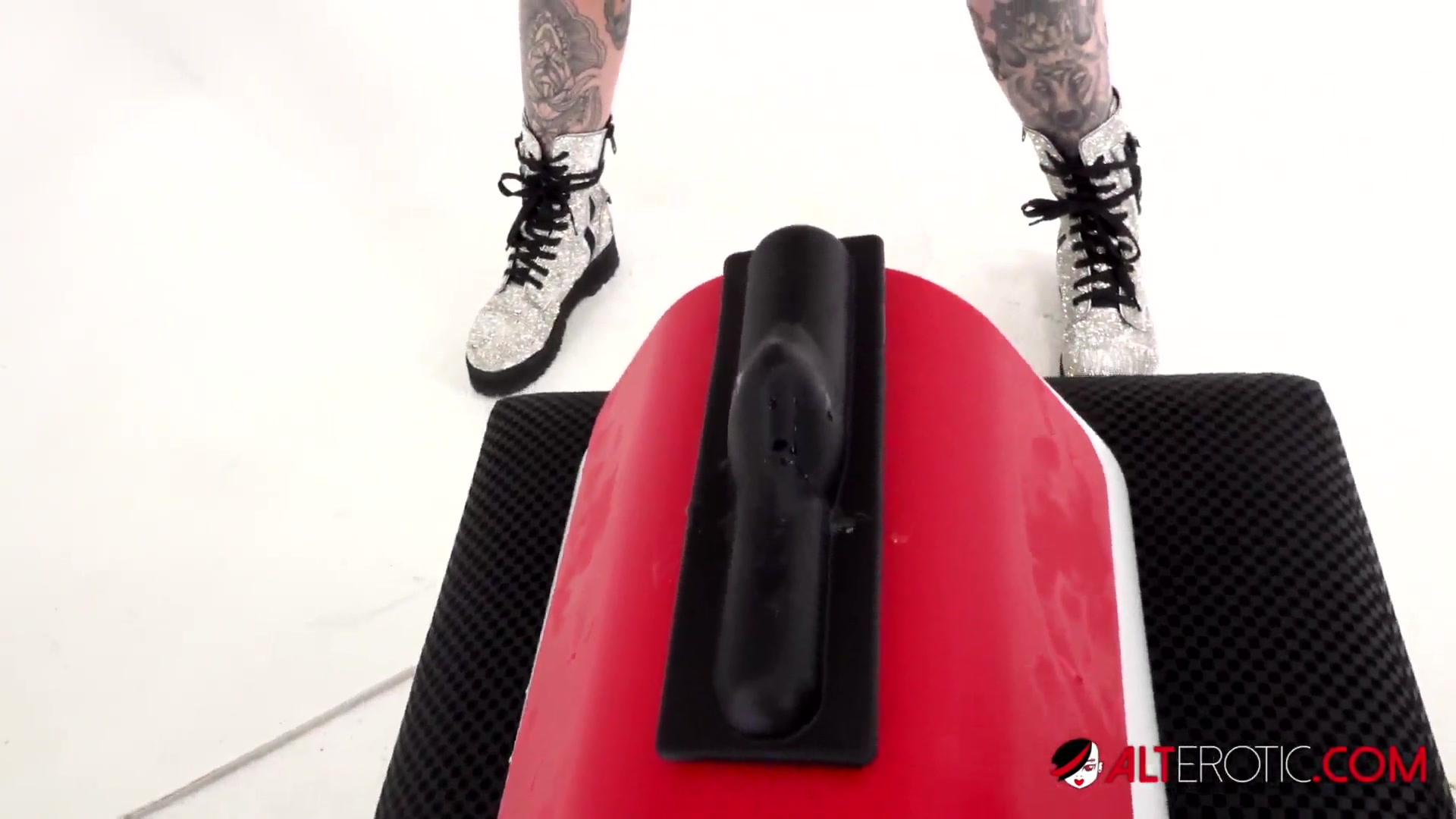 Amber Luke Riding a Tremor Featuring Amber Luke