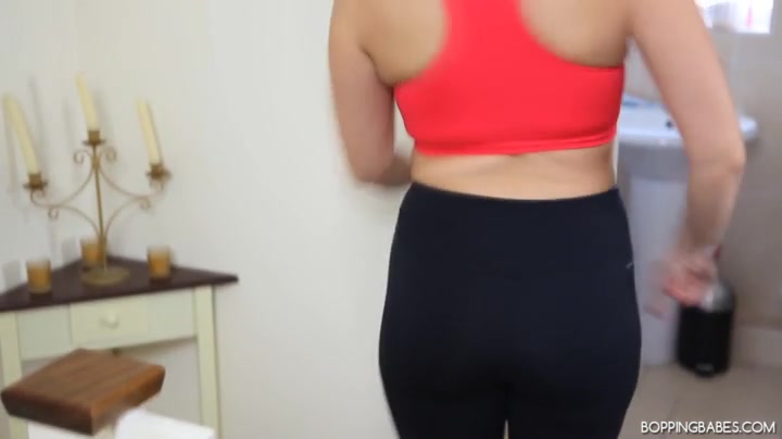 Sophia Delane - Queue For The Shower - BoppingBabes