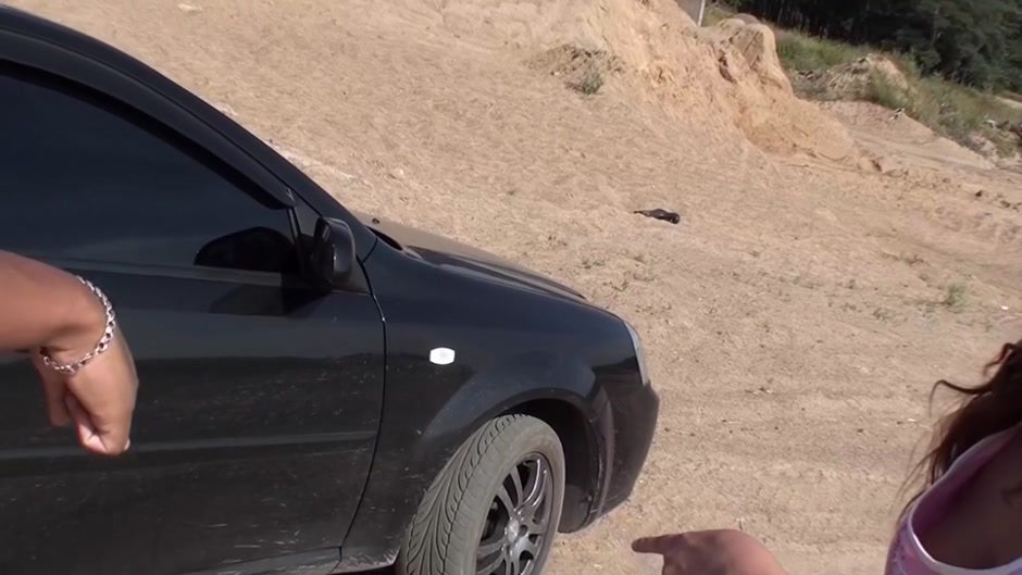 Real pick up fuck with babe near the field