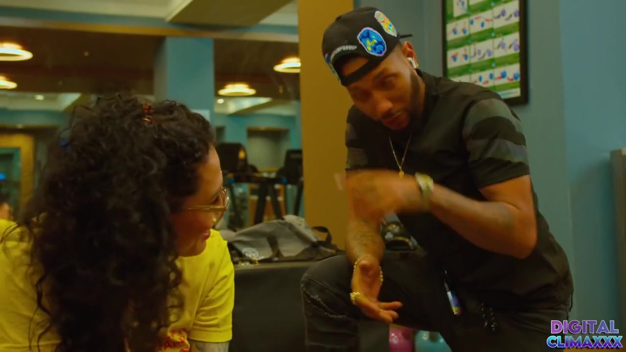 Busty Latina Milf Bianca Bailee Get Fucked By Her Gym Trainers Bbc