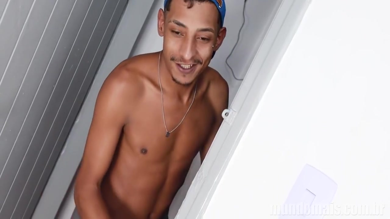 Luan Vetin, Joker Mm And Gabe Twink In Novinhos, Safados, Pirocudos E Doido Por Sexo Twinks! 4 Min