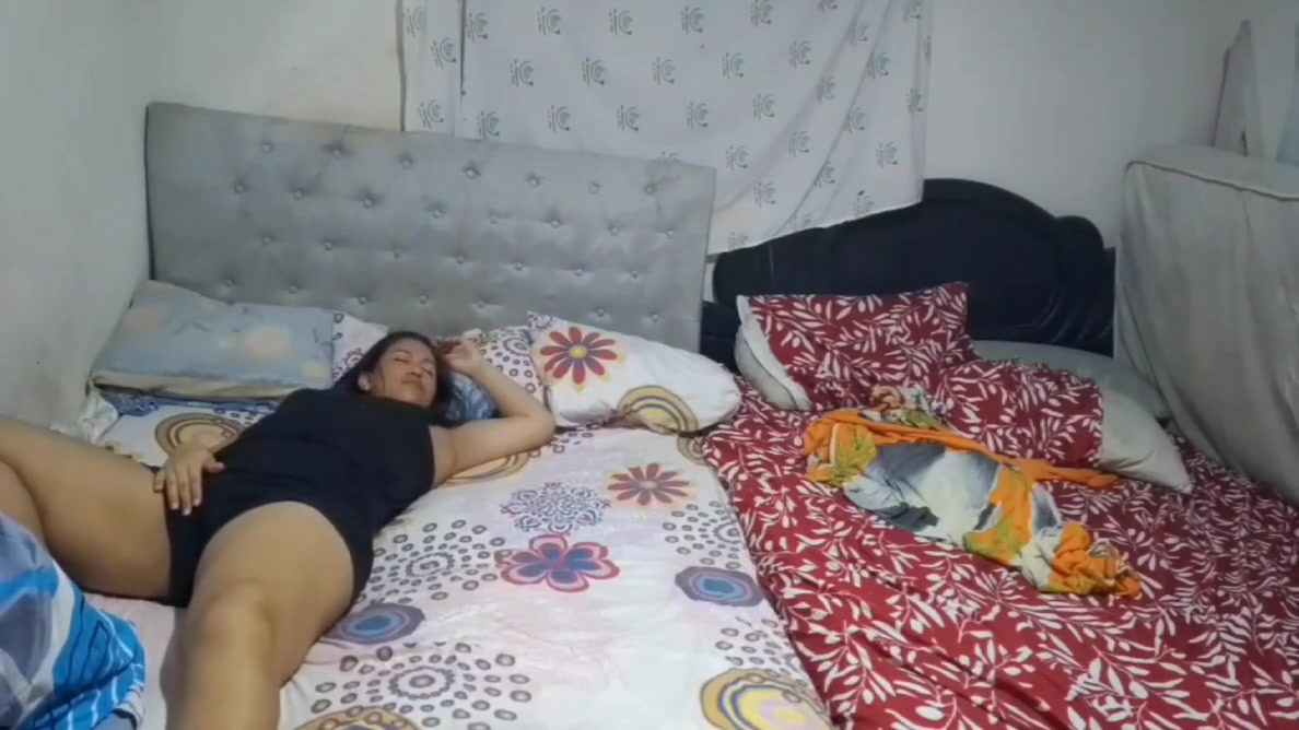 Horny Stepson Watches His Stepmom With A Big Ass Taking A Bath