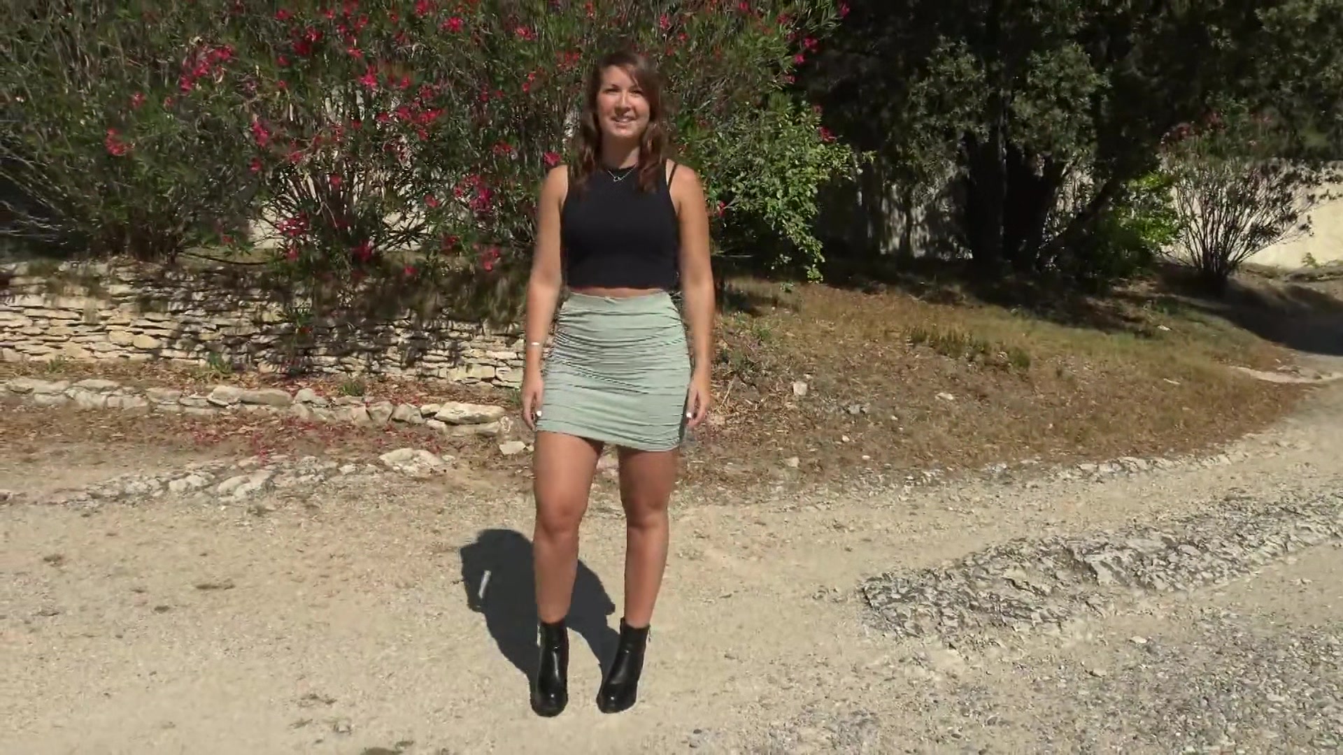 Lexie, the Gap bomb, wants a minimum caliber!