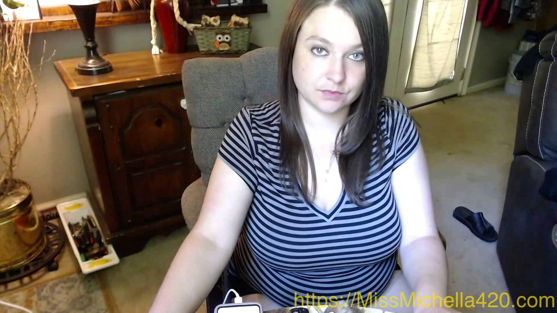Mistress Loves Using Her Body To Make Sure That Her Beta Bitches Know That They Are Weak And Inferior To Her Always - Missmichella420