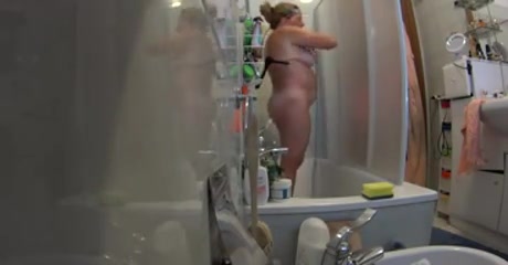 The blond angel - shower and dress reheasal