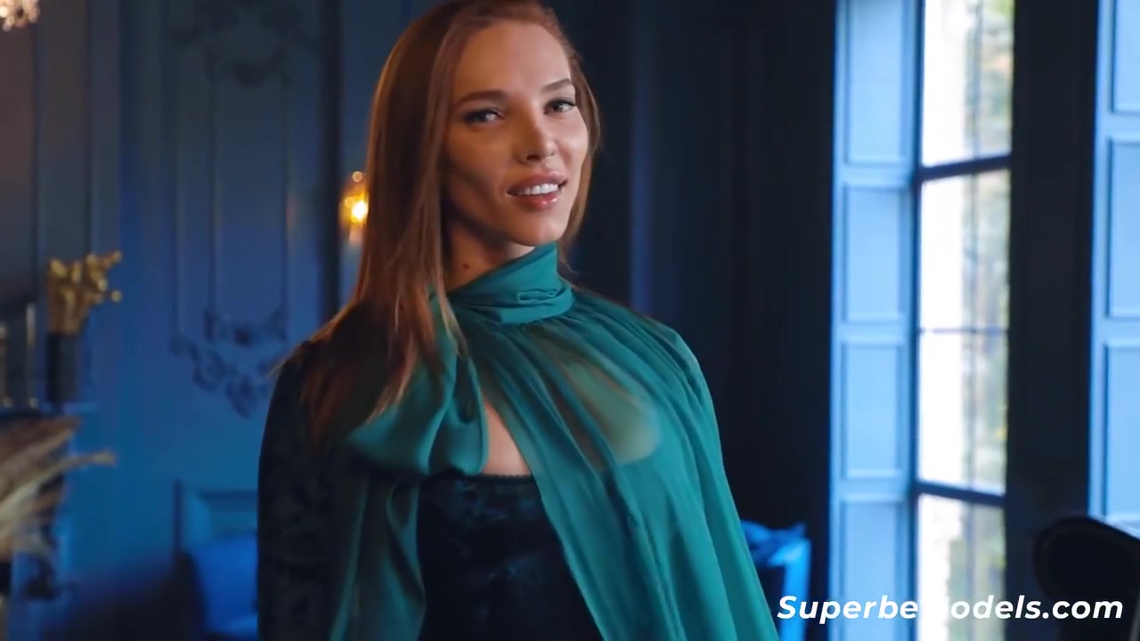 Mia Aria Shows Her Perfect Russian Body