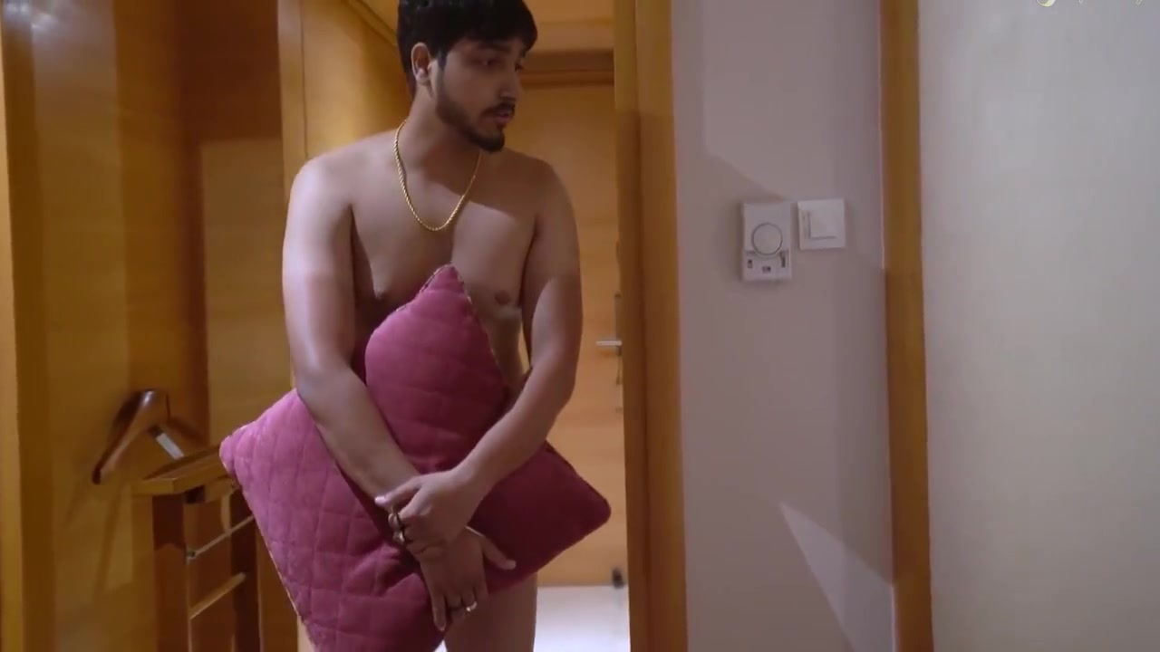 Stepbrother Starts Masturbating After Seeing Her Stepsister In Full Nude