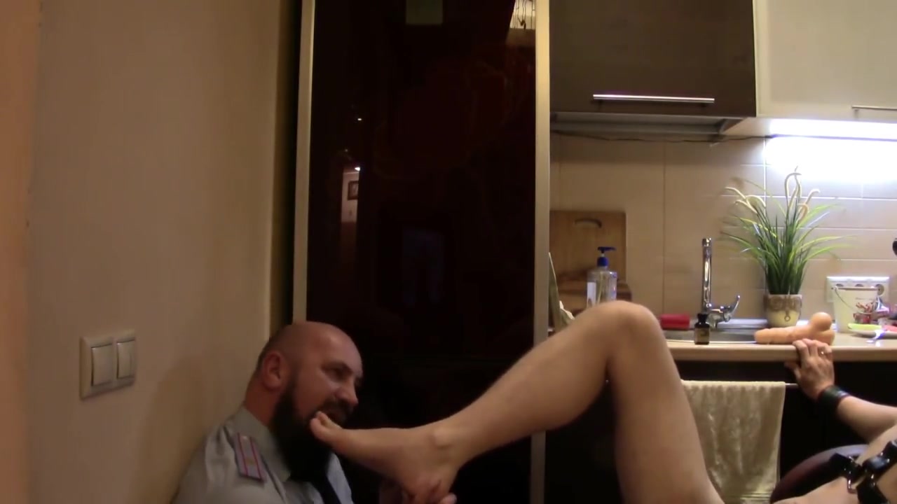 Very Hard Bdsm Session With A Young Sadist - Foot Dominant - Skull Fuck And Pissingg In The Throat