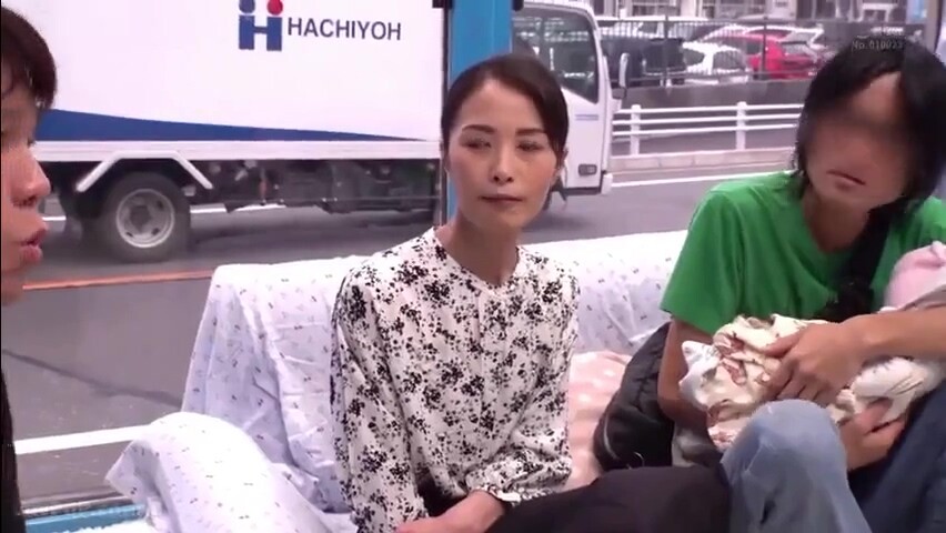 250801赤ん坊もいるママ奥さまの裏切りj2