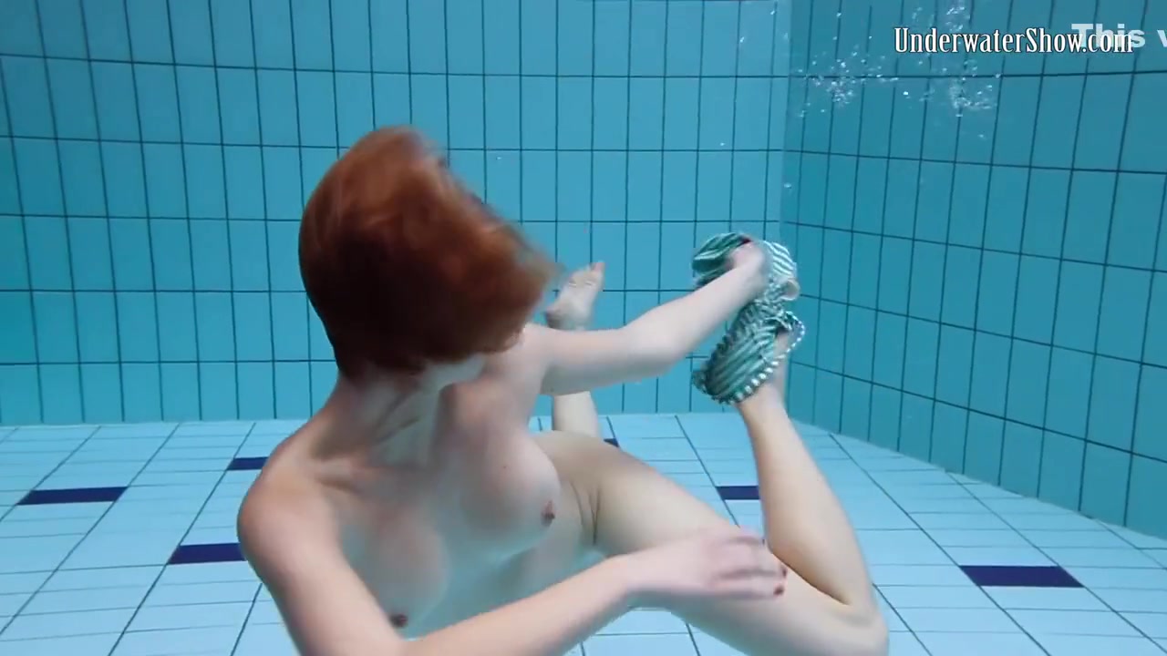 Anetta Shows Her Naked Sexy Body Underwater