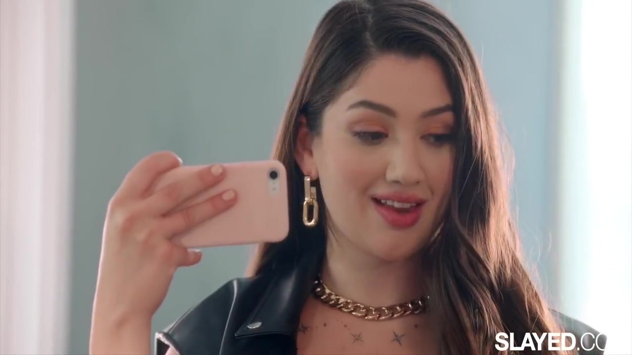 Bombshell Babes Aria & Alyx Fuck Like Rockstars