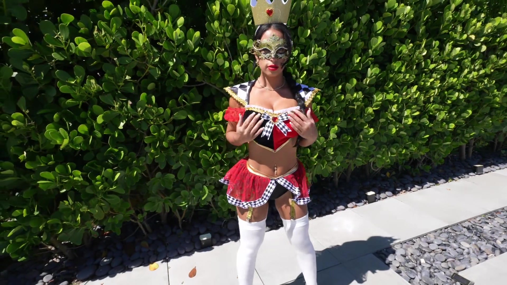 Queen of Hearts Creampie
