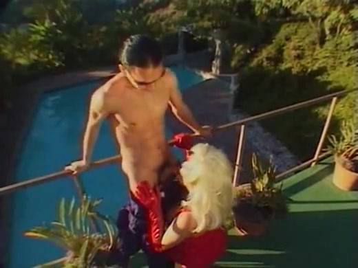 Guy penetrates a shemale with a small dong