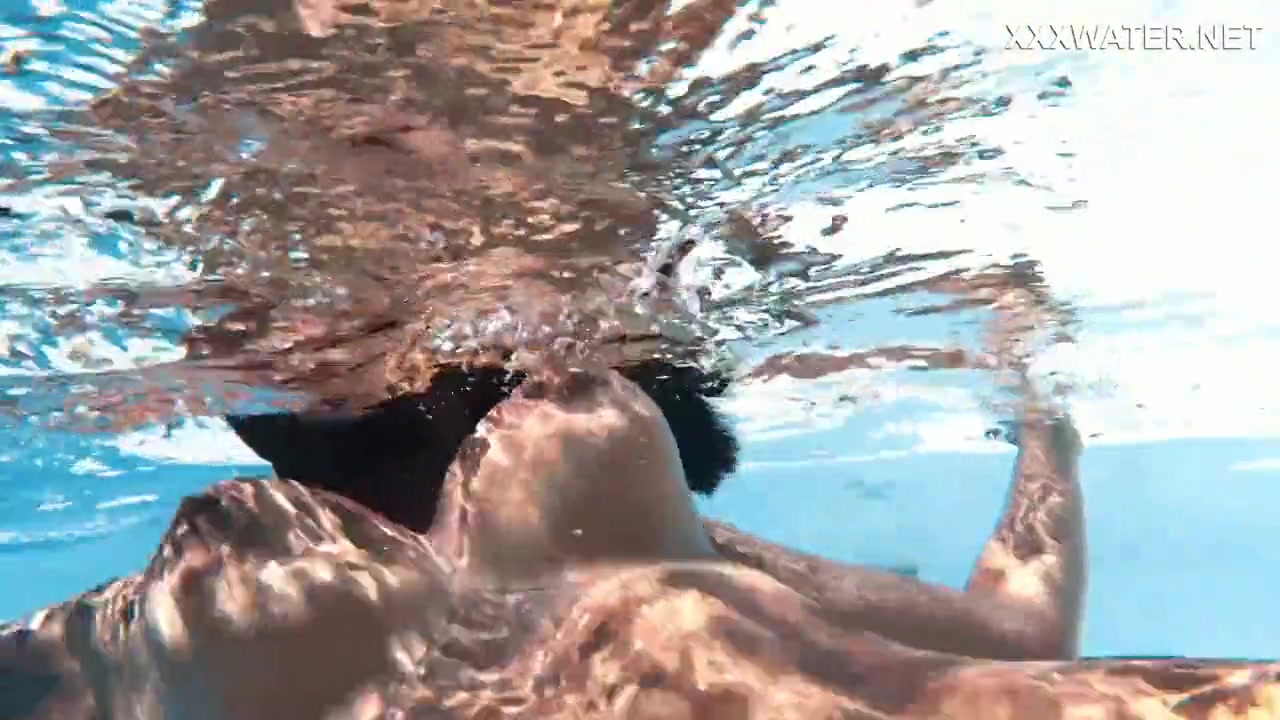 Venezuelan Juicy teen 18+ Showing Big Tits Underwater