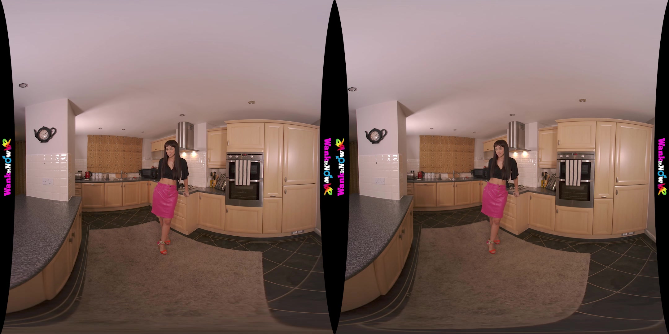 Heating Up featuring Tracy Rose - WankitNowVR