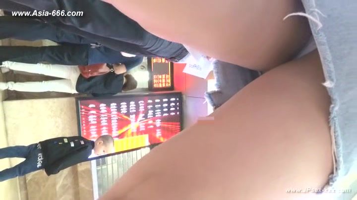 peeping chinese amateur upskirt.50