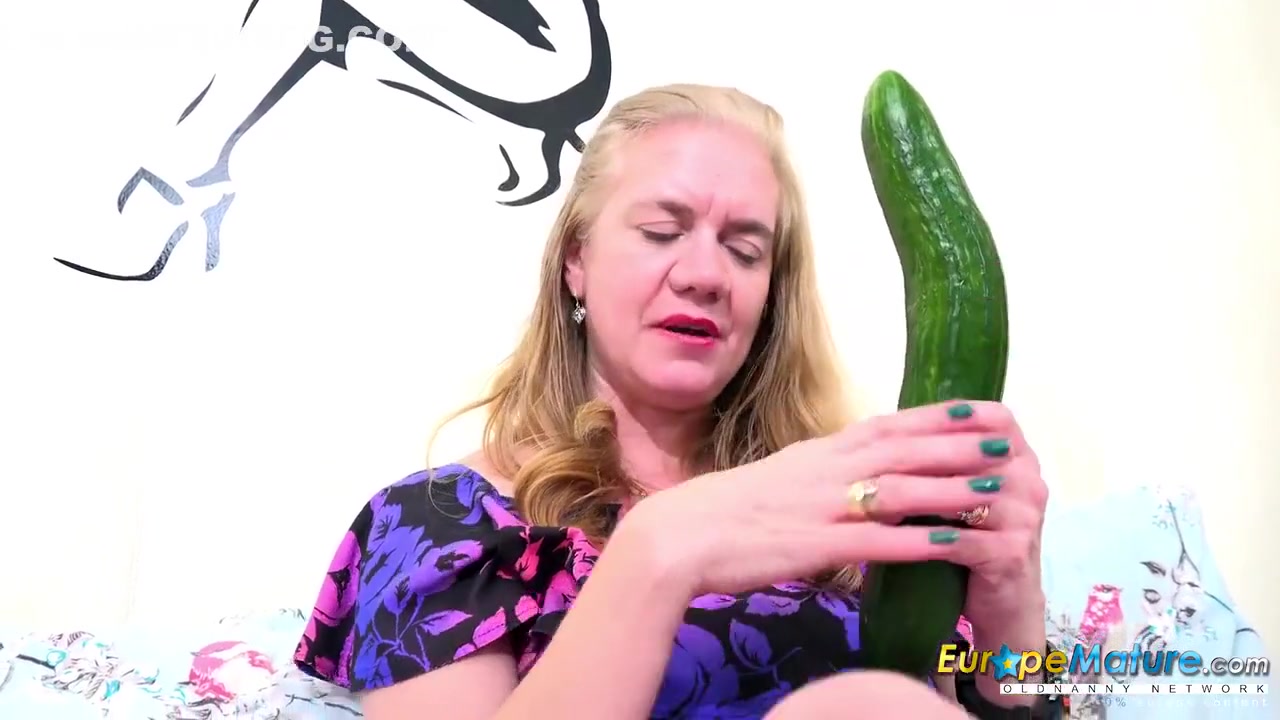 Solo With Classic Cucumber Sextoy