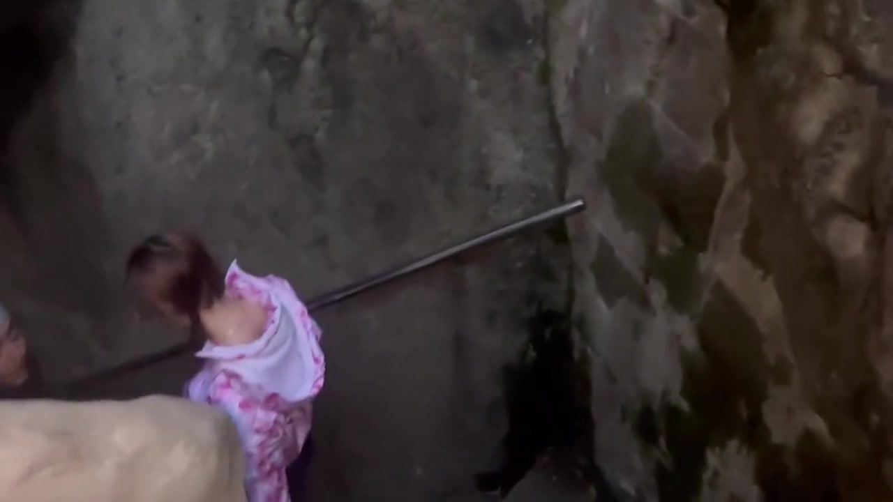 Katy B Ke Le Da Gran Mamada A Turista En La Piedra Del Penon, Guatape, Antioquia Y Es Descubierta Por La Policia Colombiana 4 Min