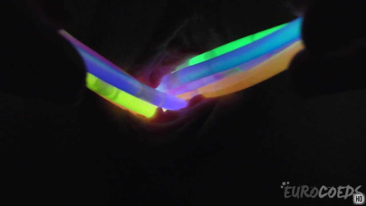 28yo Solvita Kinky Pussy Gaping Wiht Glow Sticks Pink Cervix View - EuroCoeds