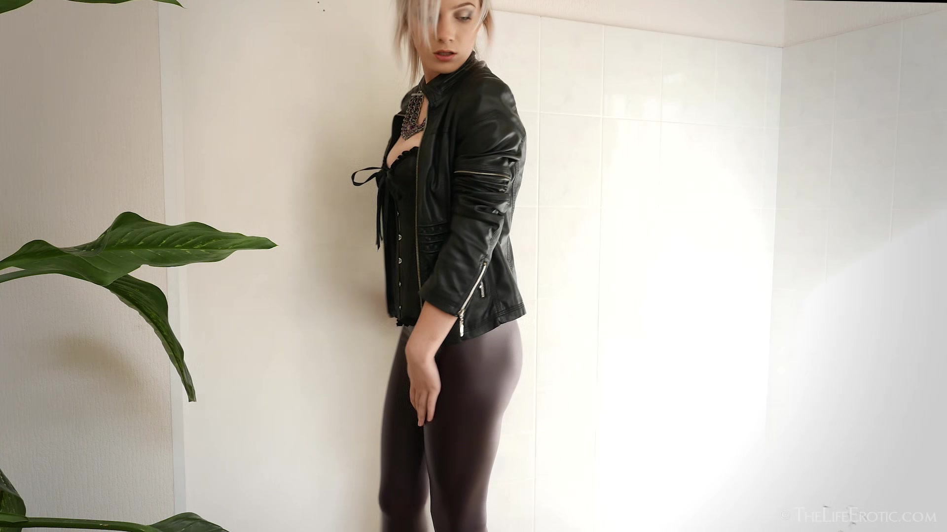Wet Break 2 - Kate Fresh - TheLifeErotic