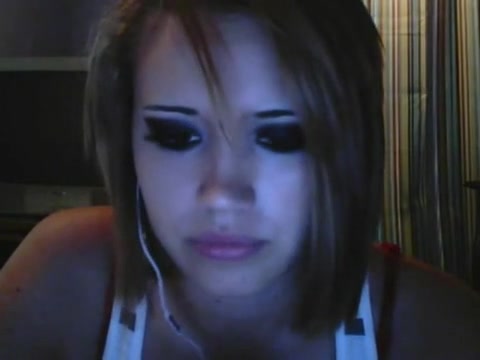 Tanned bitch is ready to show everything for her viewers