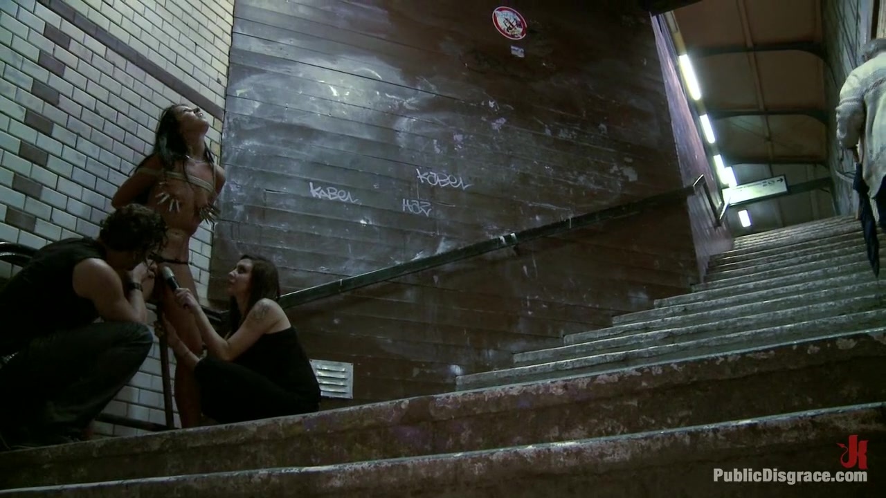 Euro Babe Disgraced in the Streets