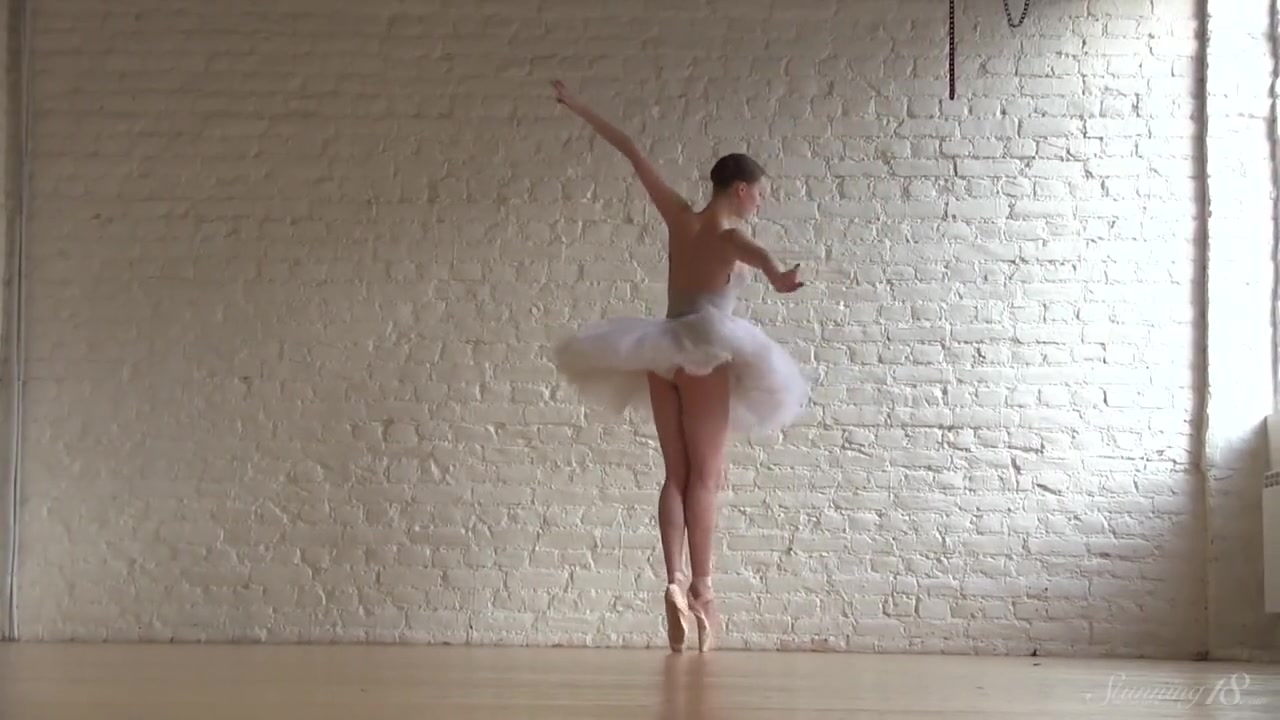 Lovely Ballerina Performs A Classic Nude Ballet Routine