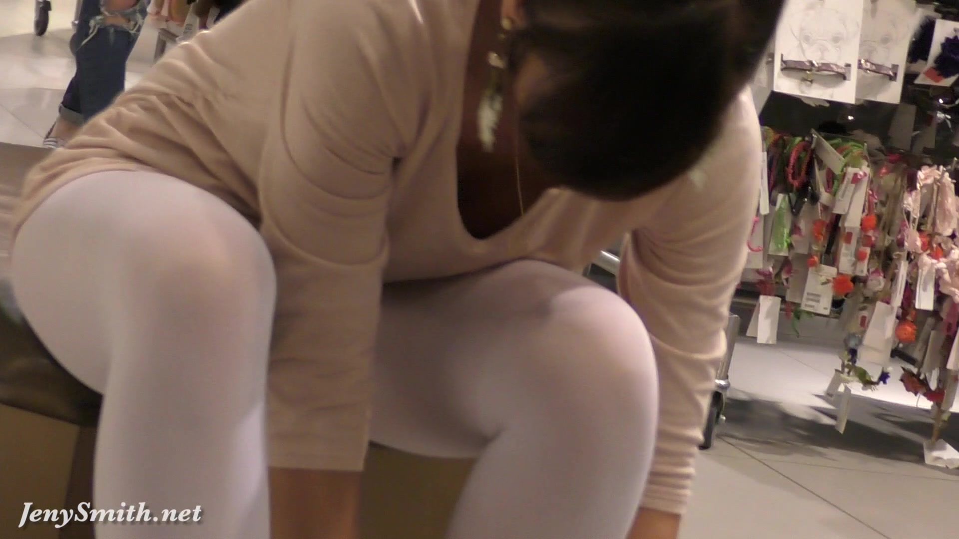 Jeny Smith white pantyhose