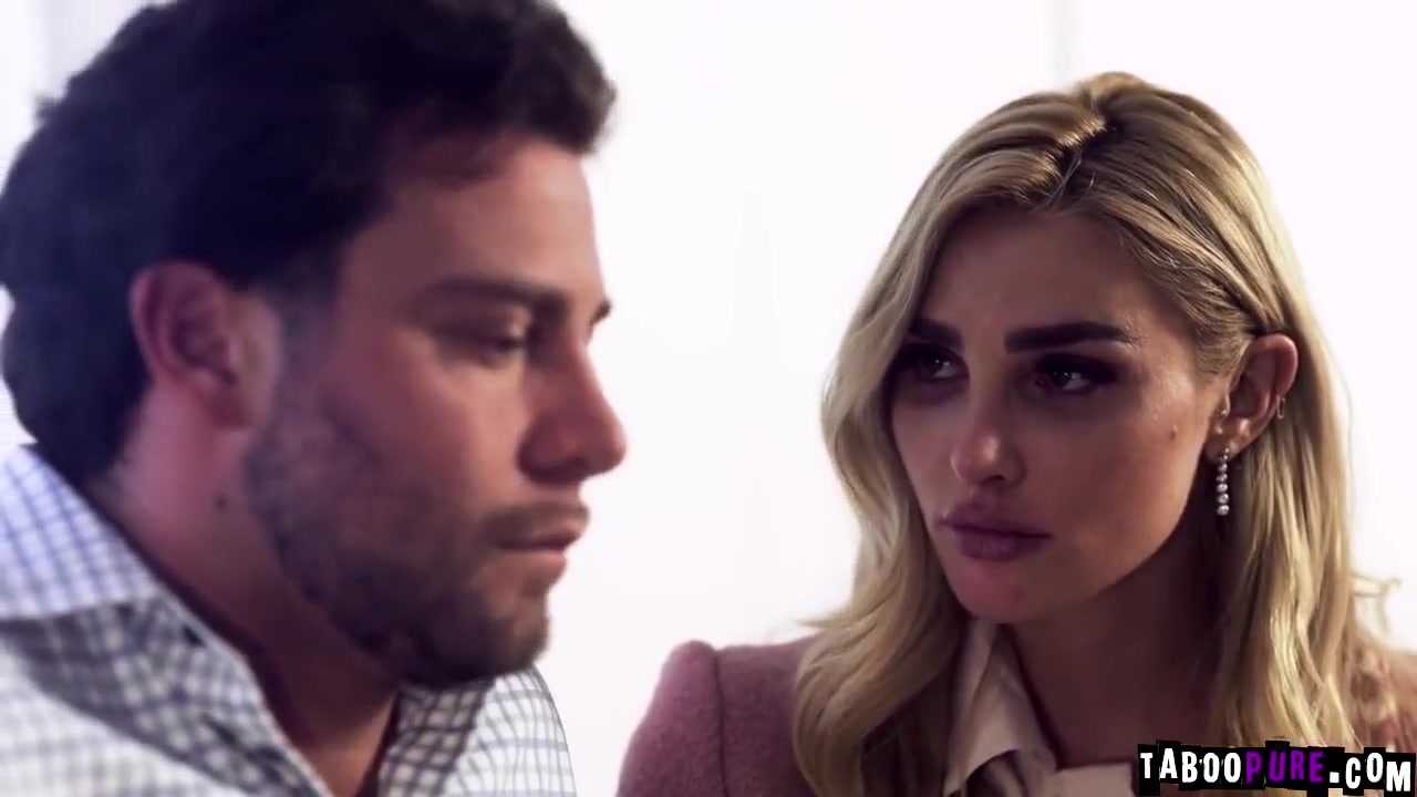 Gorgeous Babe Seduced By Stud Into Sex - Kenzie Anne And Pure Taboo