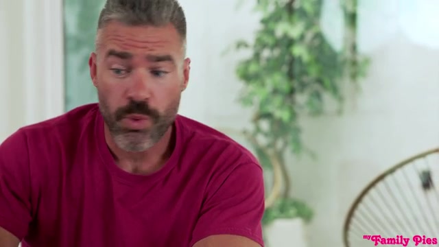 Stepdads New Girlfriend - S20:E5 - Myfamilypies