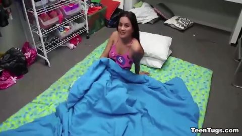 Naughty Brunette Pov Hanjob 6 Min