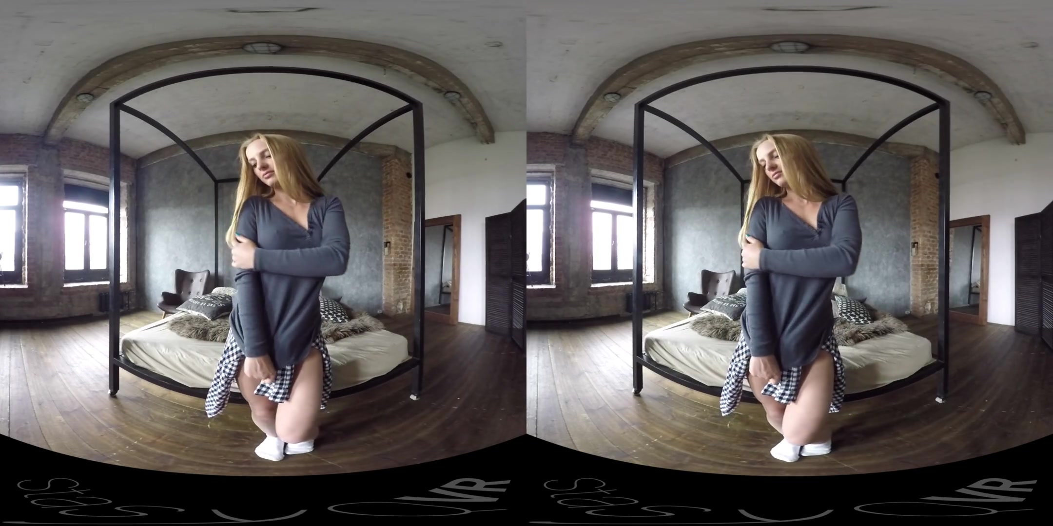 Blonde Dances and Strips - StasyQVR