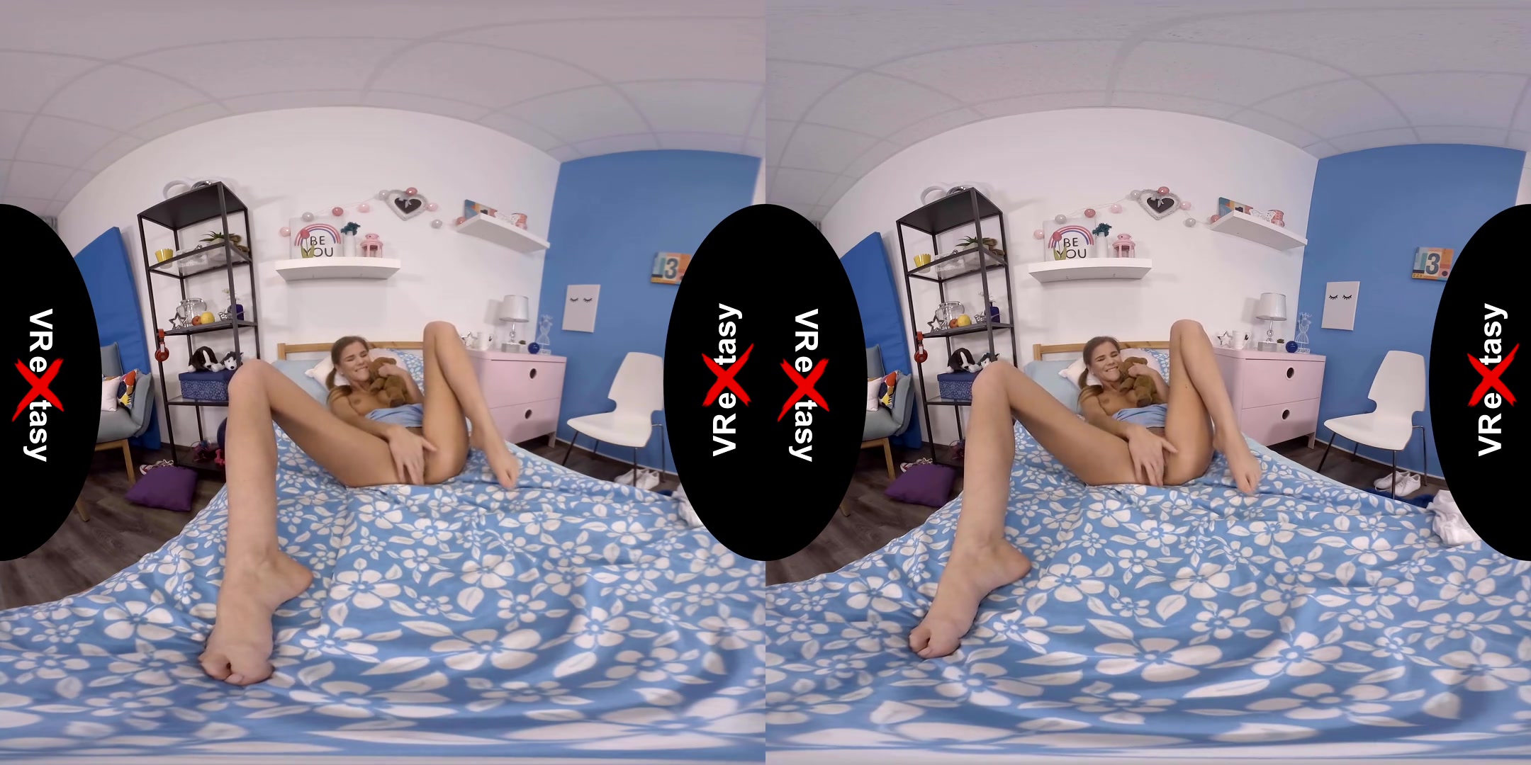 Morning Masturbation with Sarah Kay - SexLikeReal
