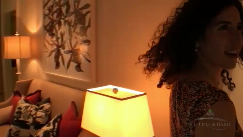 ATKGirlfriends video: Watch Sativa take a bath